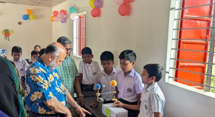 বাকৃবির মুক্তিযোদ্ধা স্মৃতি বিদ্যালয়ে ক্ষুদে উদ্ভাবকদের মেলা