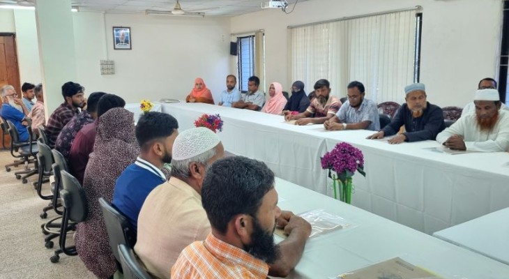শীতকালীন সবজি বীজের রোগ দমন ও সংরক্ষণে বাকৃবিতে কৃষক প্রশিক্ষণ